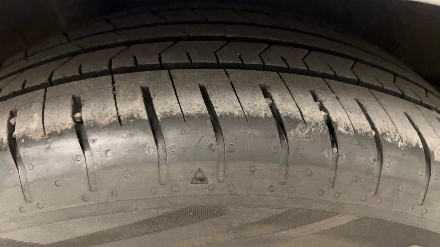 Used 2023 Hyundai Verna SX (O) 1.5 Turbo Petrol MT Petrol Manual tyres RIGHT REAR TYRE TREAD VIEW