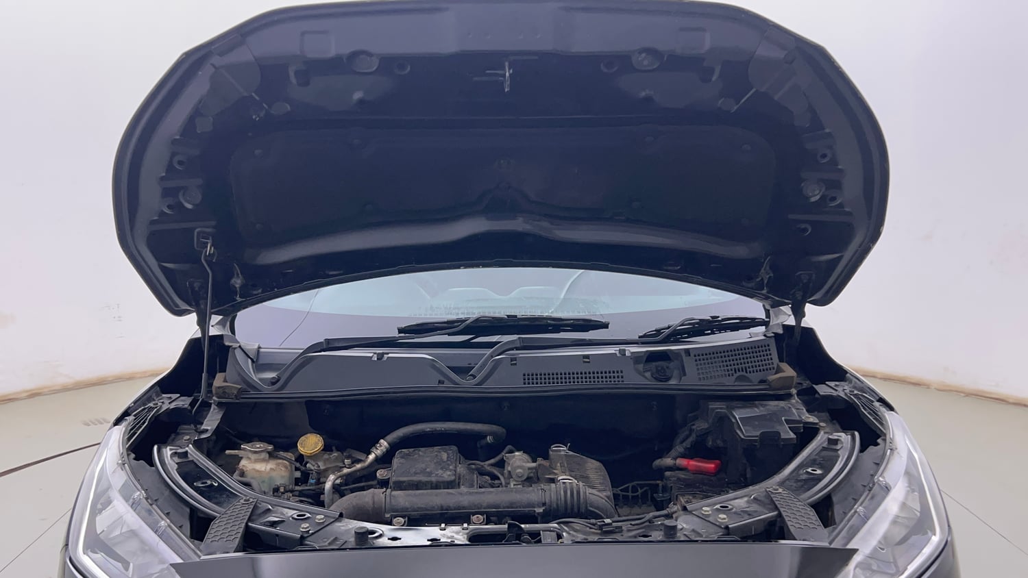 Used 2023 Nissan Magnite XL Petrol Manual engine ENGINE & BONNET OPEN FRONT VIEW