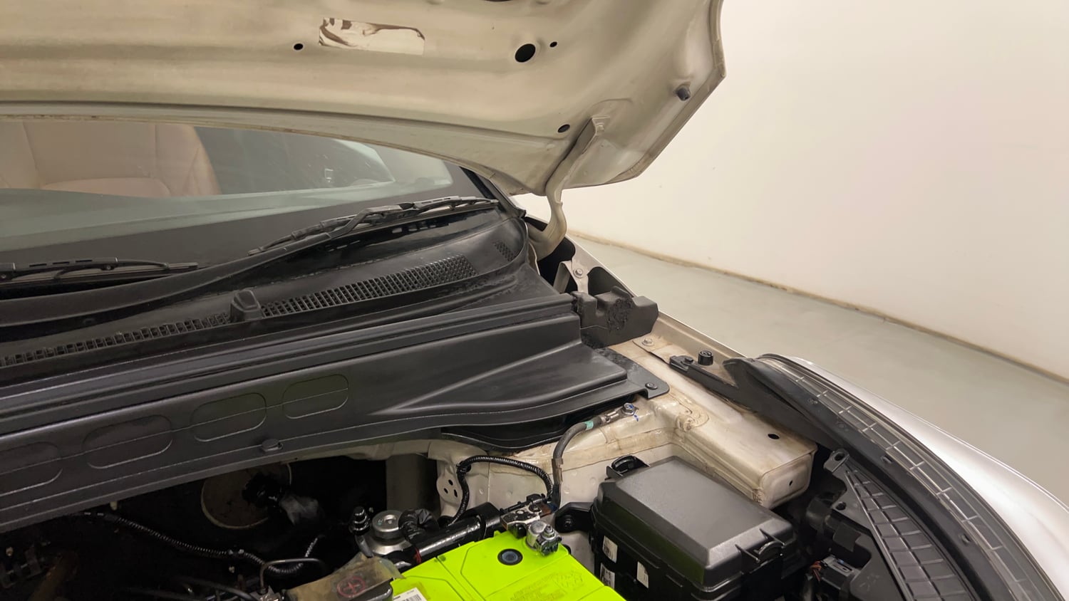 Used 2020 Hyundai Creta SX 1.6 AT CRDi Diesel Automatic engine ENGINE LEFT SIDE HINGE & APRON VIEW