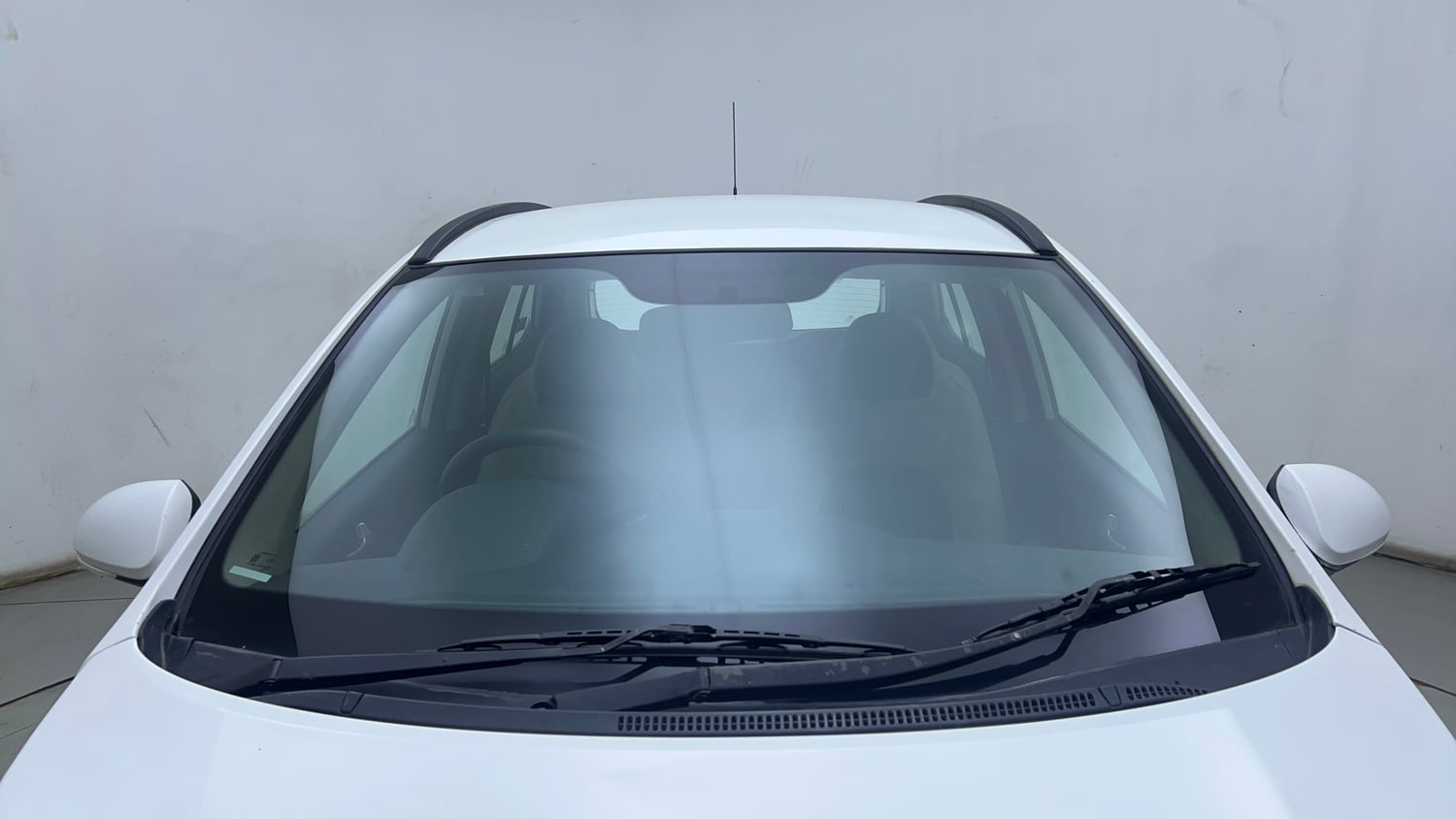 Used 2017 Hyundai Grand i10 Sportz (O) 1.2 Kappa VTVT Petrol Manual exterior FRONT WINDSHIELD VIEW