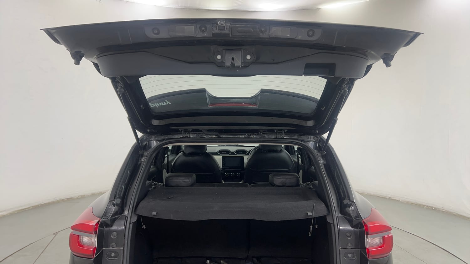 Used 2023 Nissan Magnite XV Petrol Manual interior DICKY DOOR OPEN VIEW