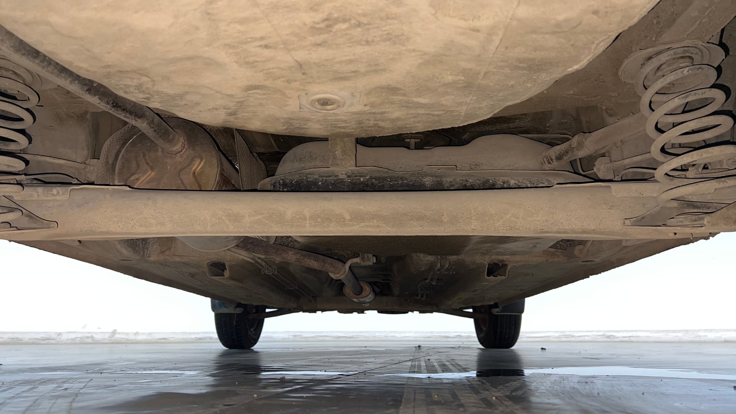 Used 2020 Renault Kwid Neotech RXL Petrol Manual extra REAR UNDERBODY VIEW (TAKEN FROM REAR)