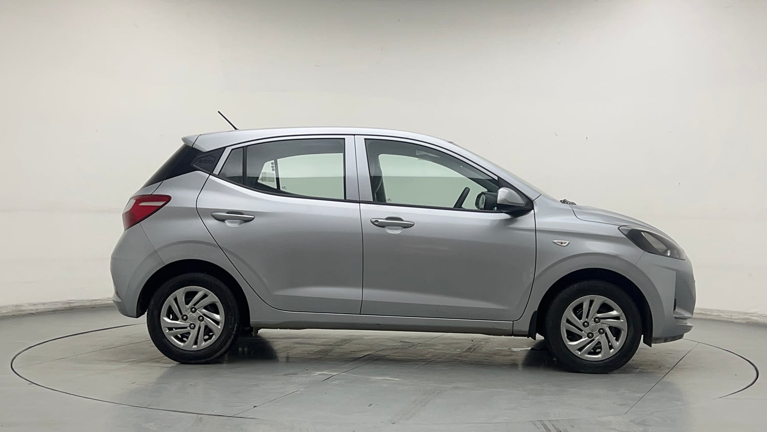 Used 2022 Hyundai Grand i10 Nios Magna 1.2 Kappa VTVT Petrol Manual exterior RIGHT SIDE VIEW