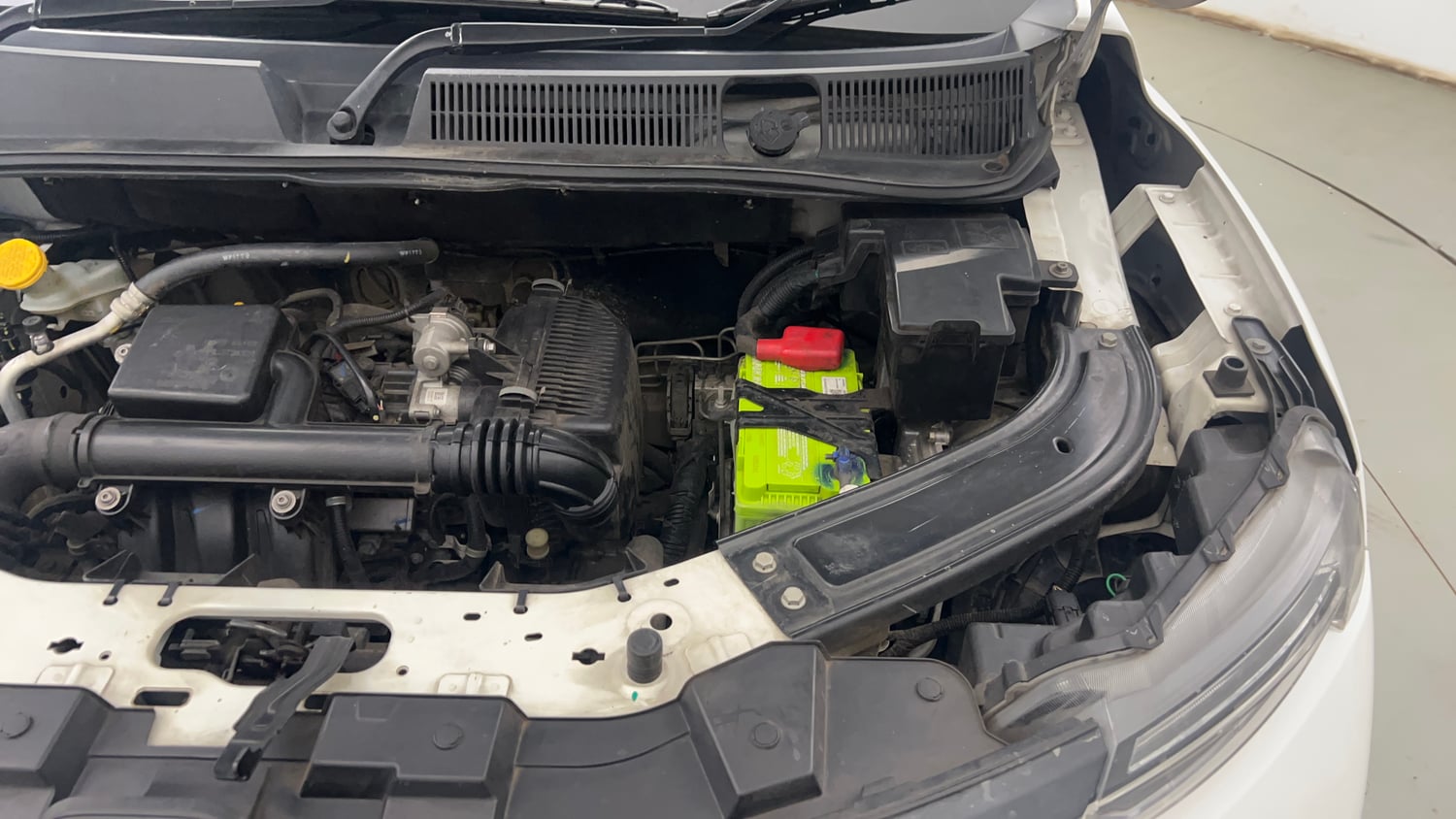 Used 2023 Renault Kiger RXZ AMT Dual Tone Petrol Automatic engine ENGINE LEFT SIDE VIEW