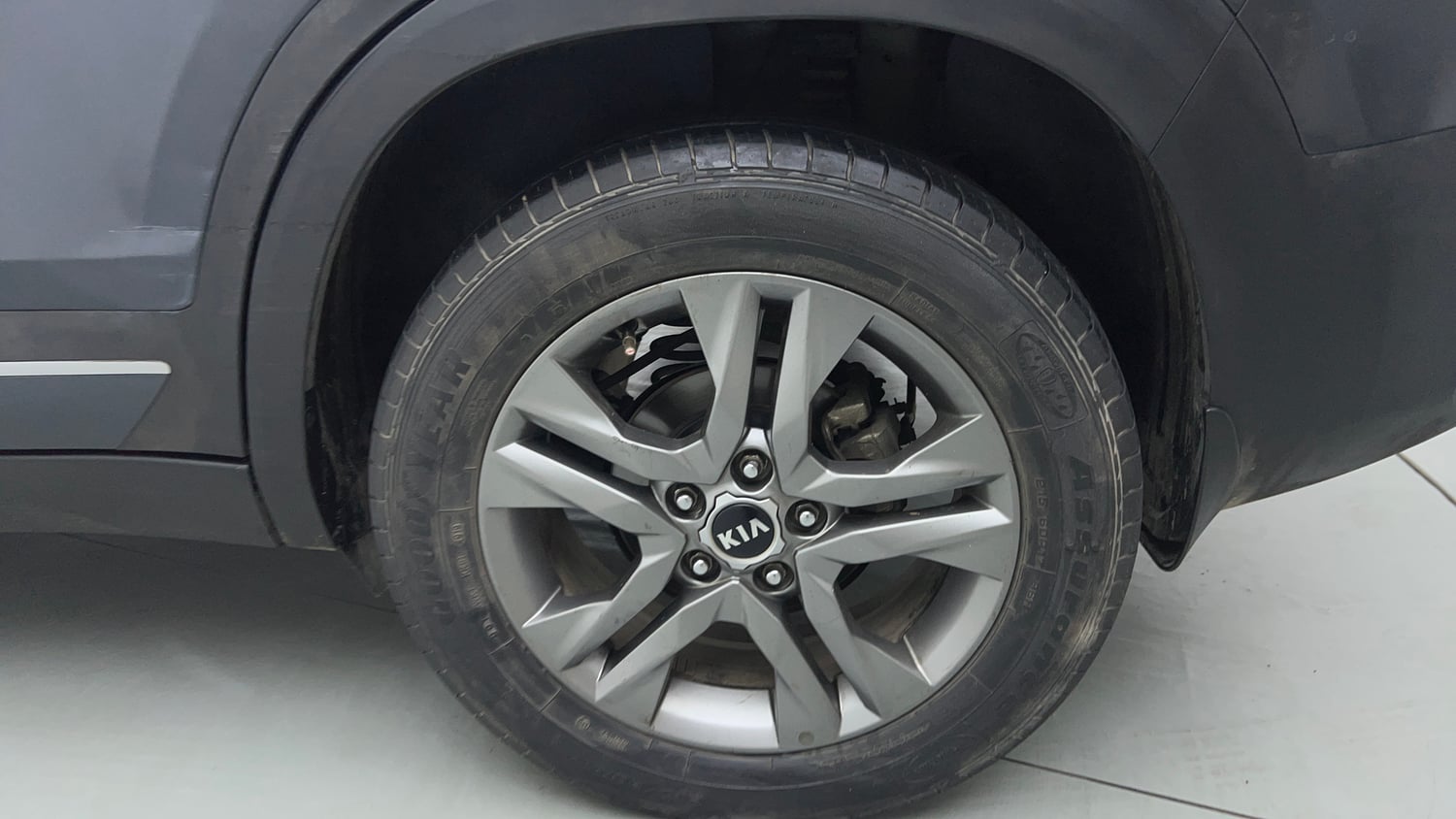 Used 2020 Kia Seltos HTX IVT 1.5 Petrol Automatic tyres LEFT REAR TYRE RIM VIEW