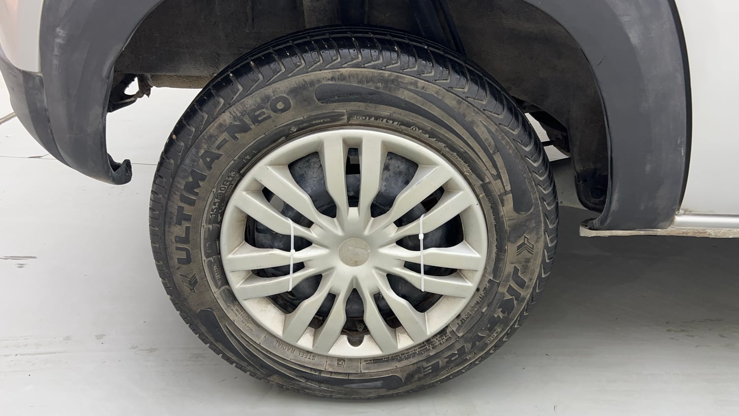 Used 2018 Renault Kwid 1.0 RXL Petrol Manual tyres RIGHT REAR TYRE RIM VIEW