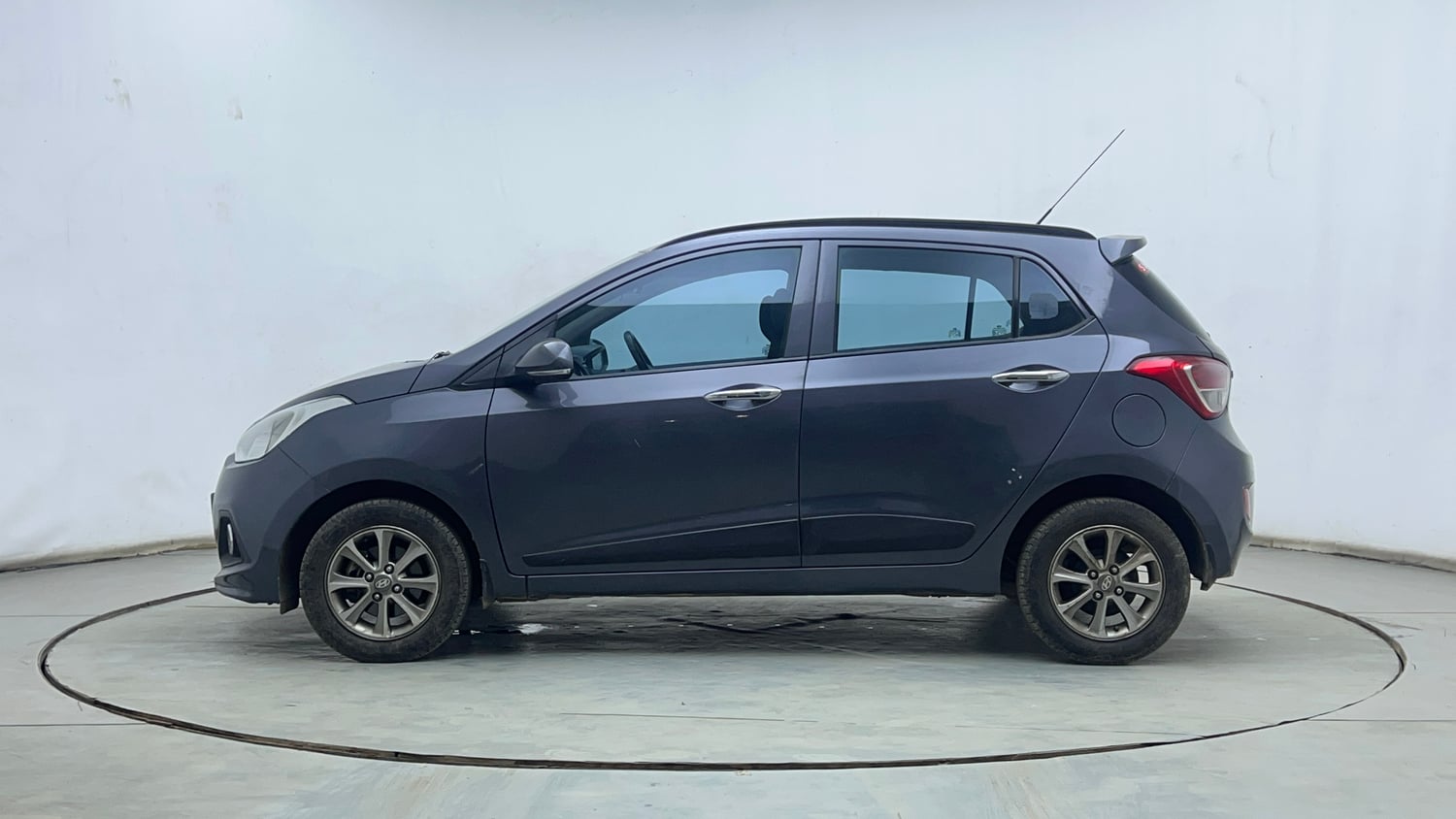 Used 2015 Hyundai Grand i10 Asta 1.2 Kappa VTVT Petrol Manual exterior LEFT SIDE VIEW