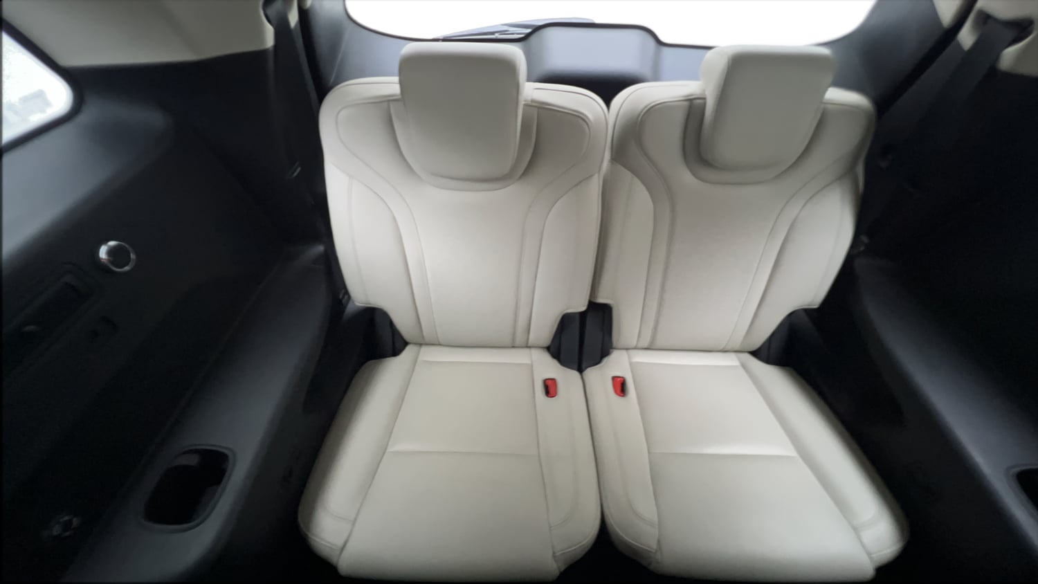 Used 2022 Mahindra XUV700 AX 7 Petrol MT 7 STR Petrol Manual interior THIRD ROW SEAT
