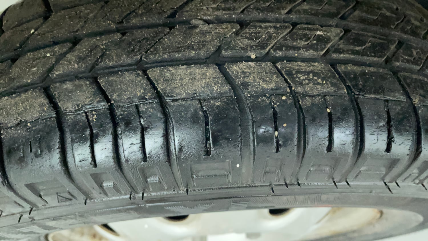 Used 2021 Maruti Suzuki Eeco 5 STR WITH A/C+HTR Petrol Manual tyres RIGHT REAR TYRE TREAD VIEW