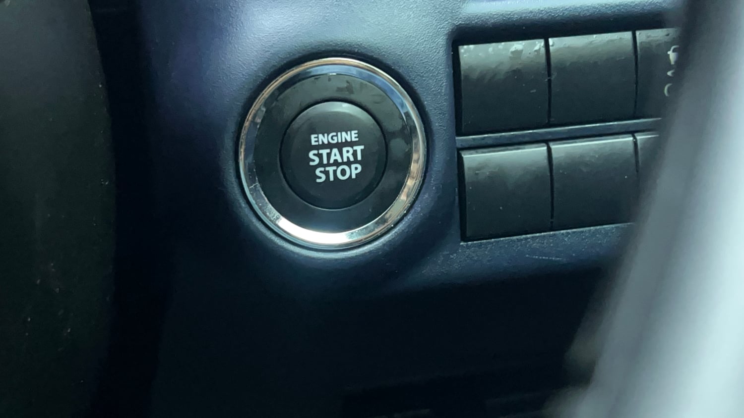 Used 2022 Maruti Suzuki Baleno Alpha MT Petrol Manual top_features Keyless start