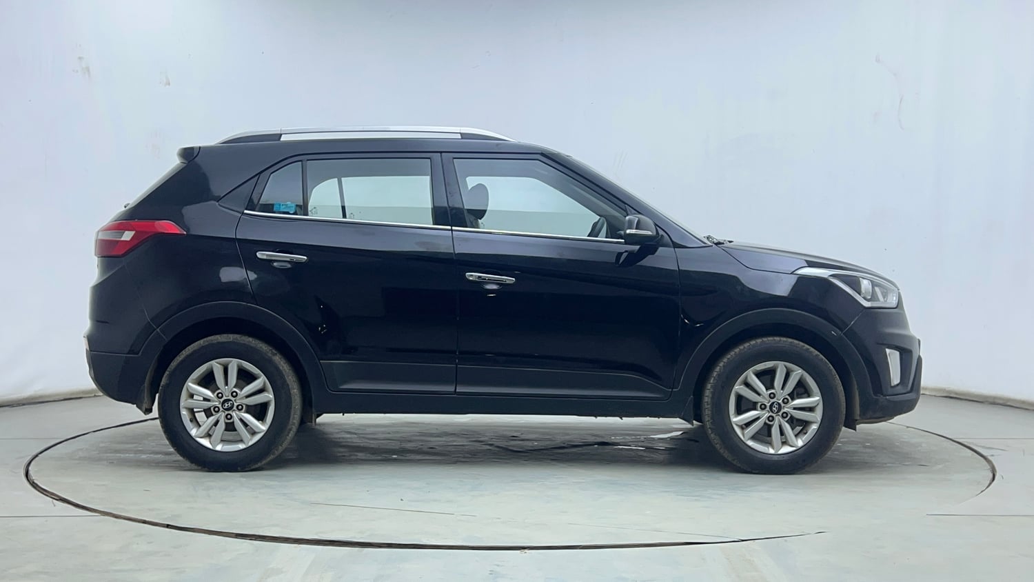 Used 2017 Hyundai Creta 1.6 SX Plus Petrol Petrol Manual exterior RIGHT SIDE VIEW