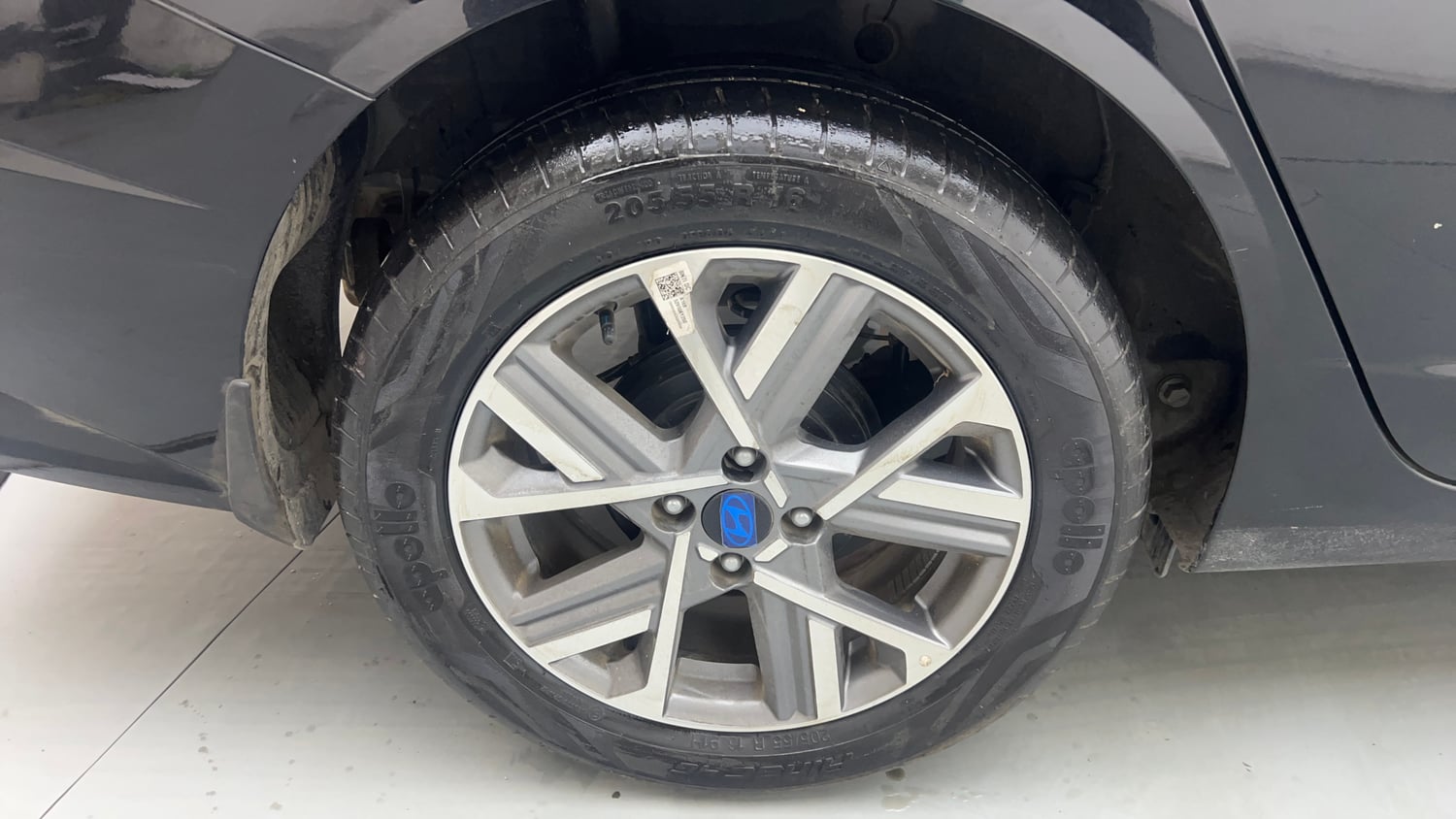 Used 2024 Hyundai Verna SX 1.5 Petrol MT Petrol Manual tyres RIGHT REAR TYRE RIM VIEW