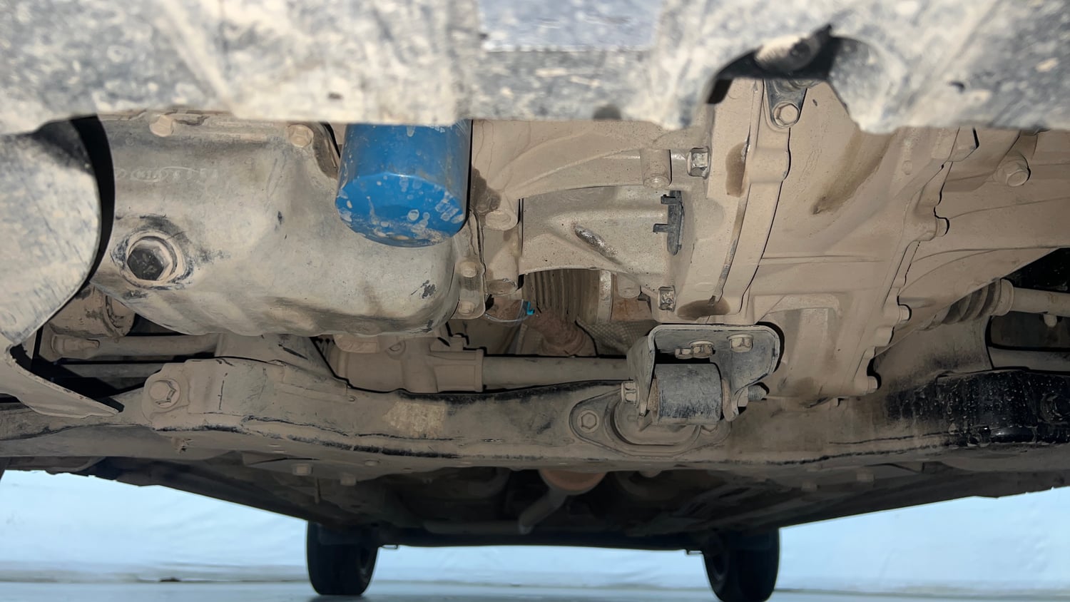 Used 2023 Hyundai Aura SX 1.2 CNG Cng Manual extra FRONT LEFT UNDERBODY VIEW