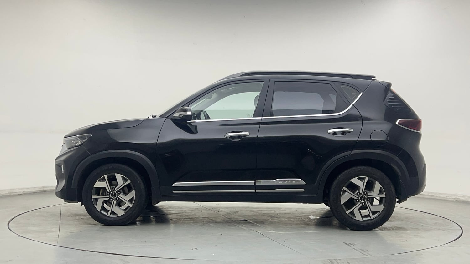 Used 2022 Kia Sonet HTX Plus 1.5 Diesel Manual exterior LEFT SIDE VIEW