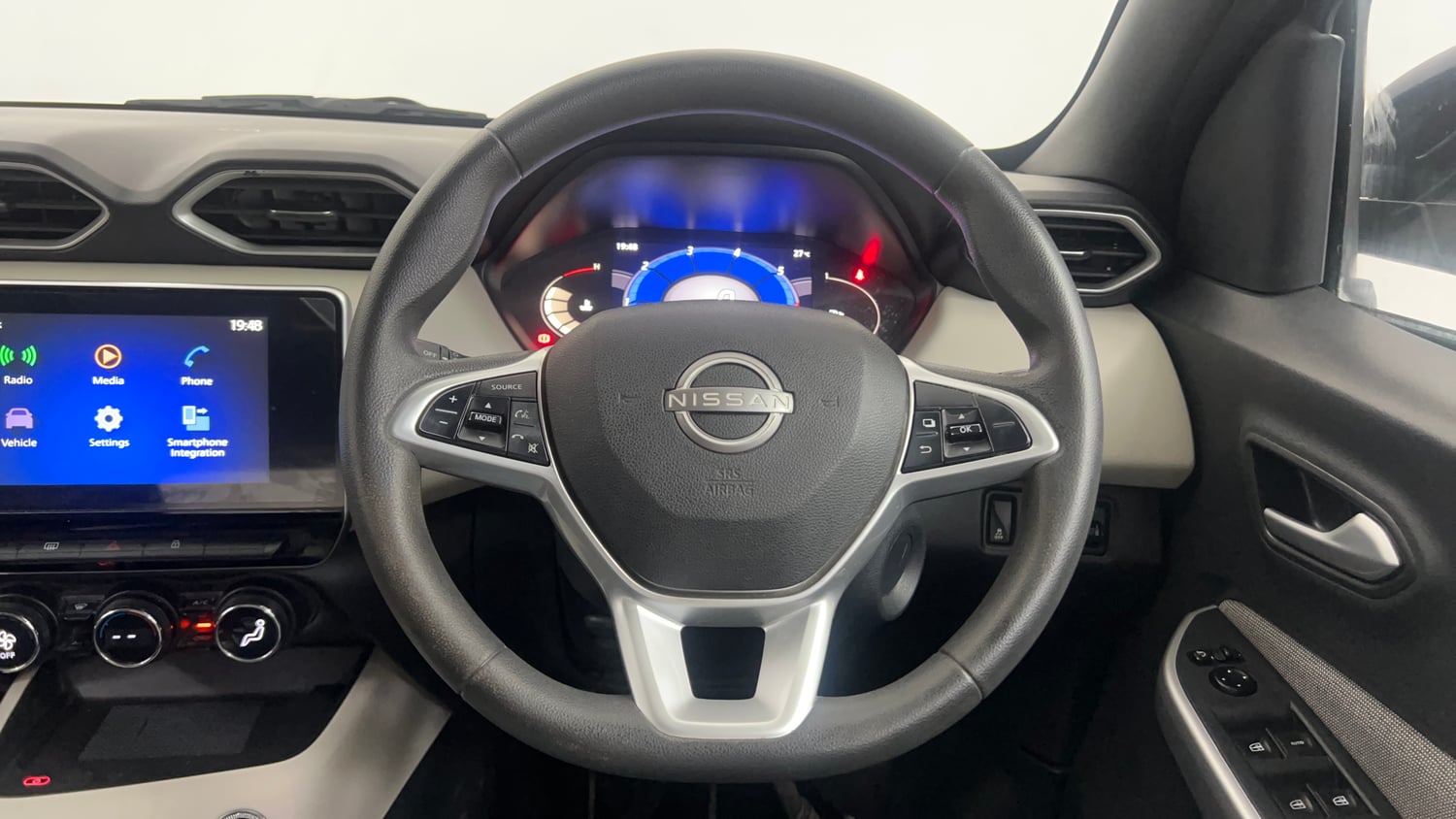 Used 2023 Nissan Magnite XV Petrol Manual interior STEERING VIEW