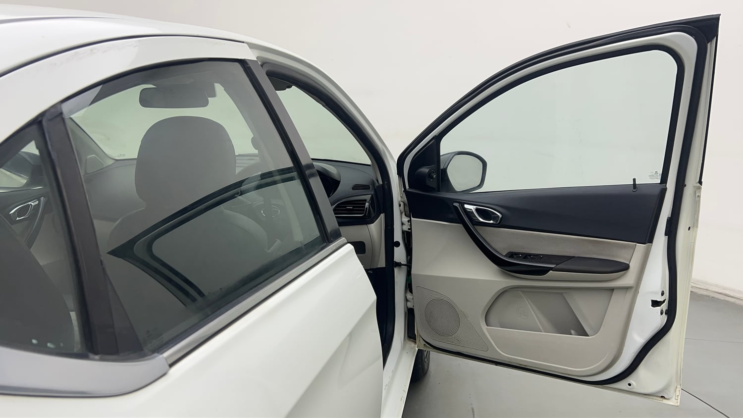 Used 2022 Tata Tigor XZ Plus CNG Cng Manual interior RIGHT FRONT DOOR OPEN VIEW