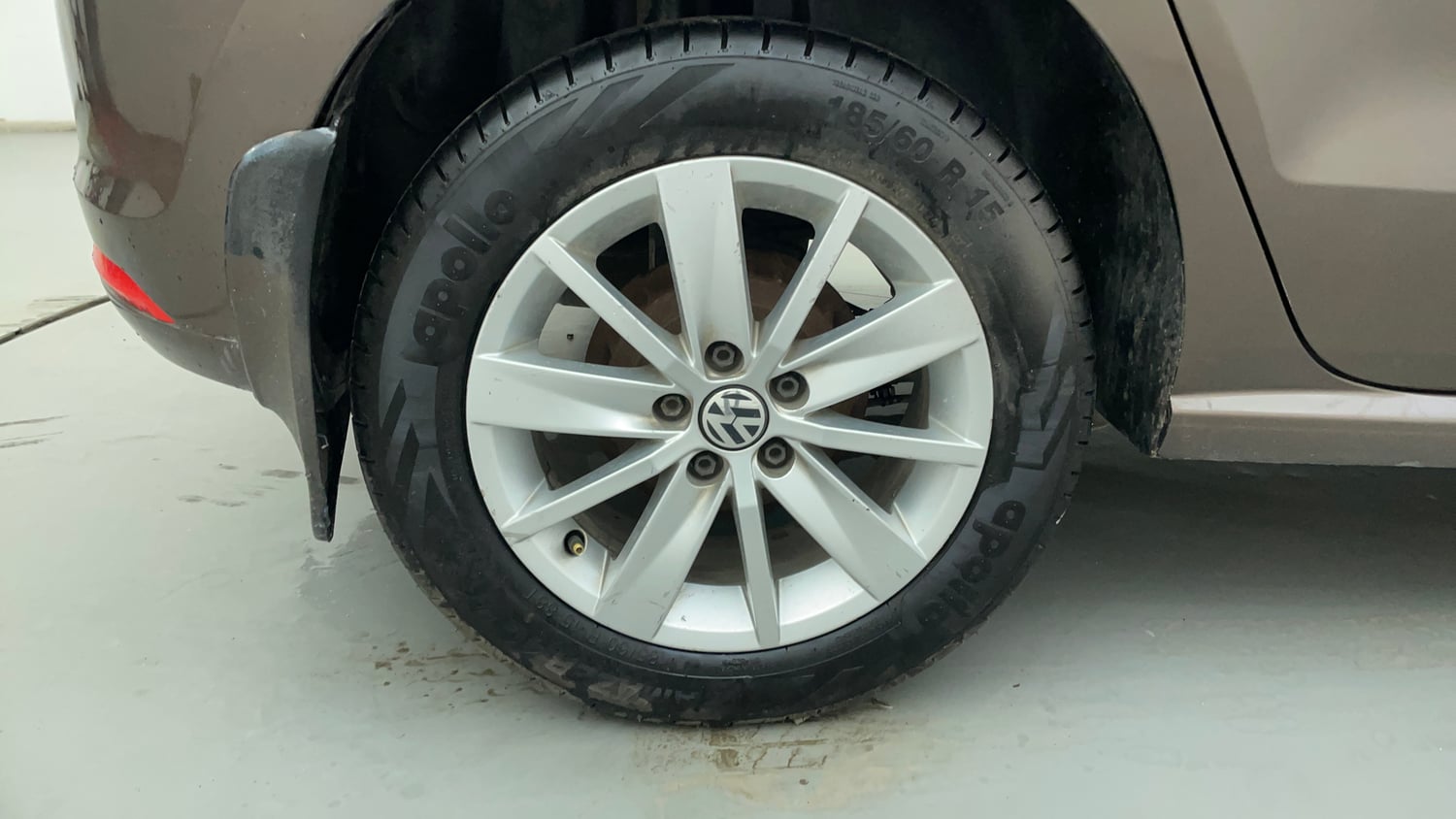 Used 2016 Volkswagen Polo Highline1.5L (D) Diesel Manual tyres RIGHT REAR TYRE RIM VIEW