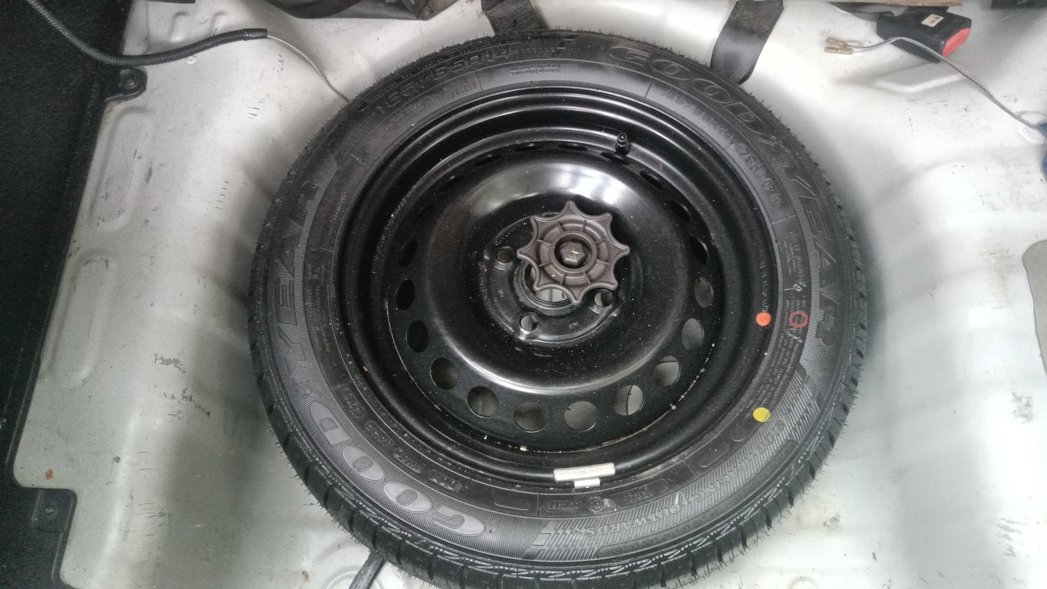 Used 2016 Hyundai Grand i10 Magna 1.2 Kappa VTVT Petrol Manual tyres SPARE TYRE VIEW