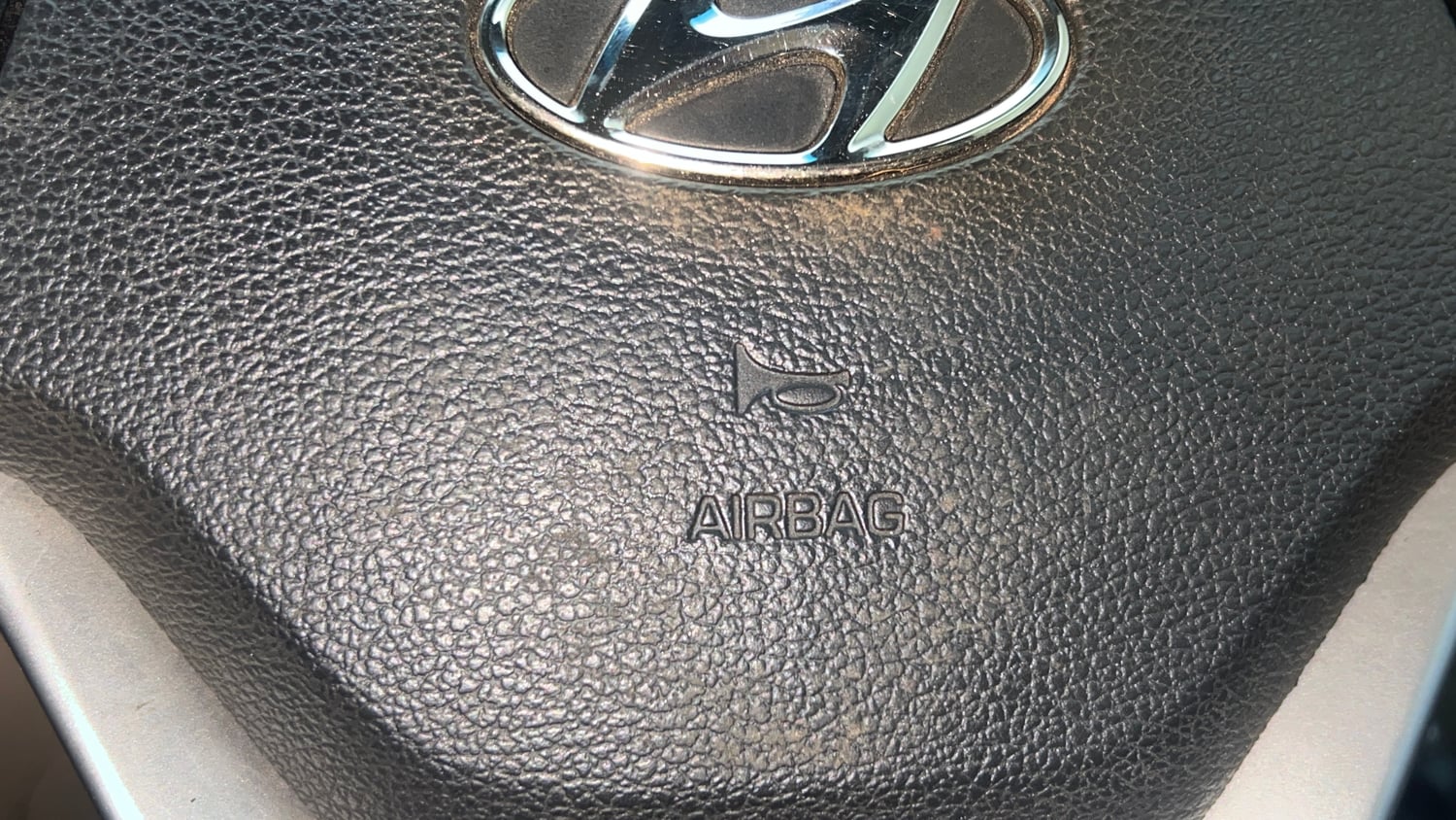 Used 2017 Hyundai Tucson 2WD MT Petrol Petrol Manual top_features Airbags