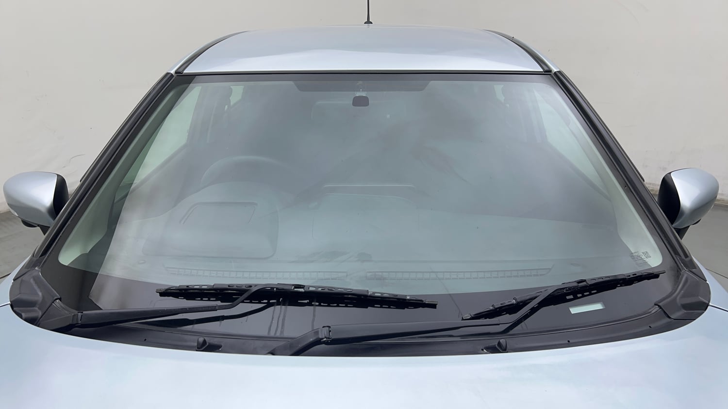 Used 2024 Maruti Suzuki Baleno Alpha MT Petrol Manual exterior FRONT WINDSHIELD VIEW
