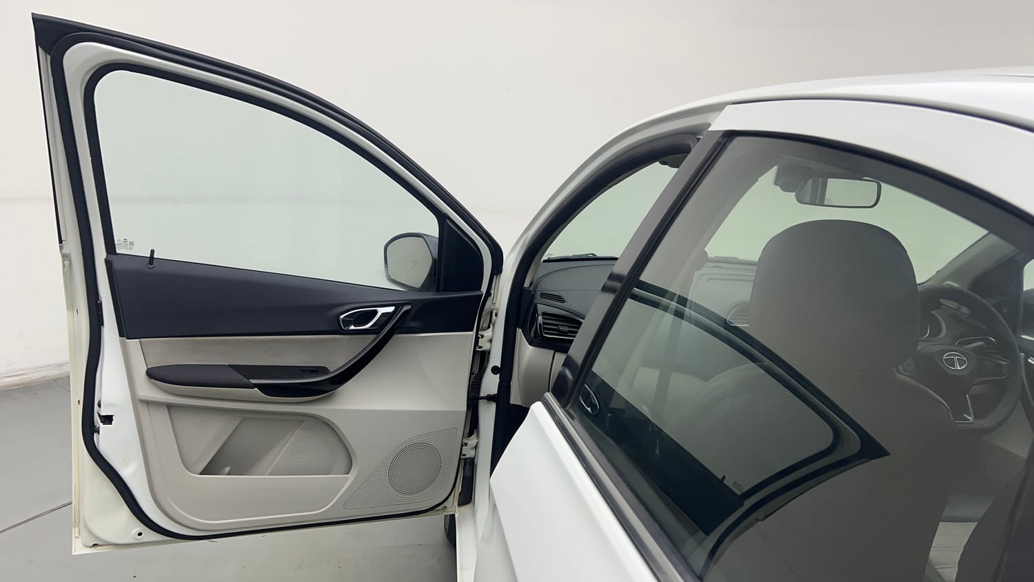 Used 2022 Tata Tigor XZ Plus CNG Cng Manual interior LEFT FRONT DOOR OPEN VIEW