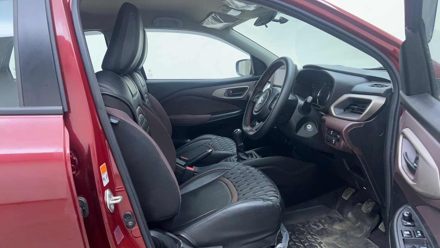 Used 2024 Maruti Suzuki Fronx Delta Plus (O) 1.2L MT Petrol Manual interior RIGHT SIDE FRONT DOOR CABIN VIEW