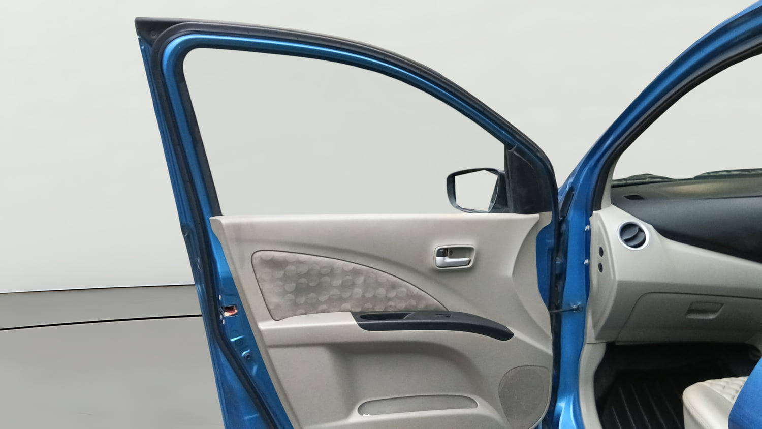 Used 2015 Maruti Suzuki Celerio ZXi Petrol Manual interior LEFT FRONT DOOR OPEN VIEW