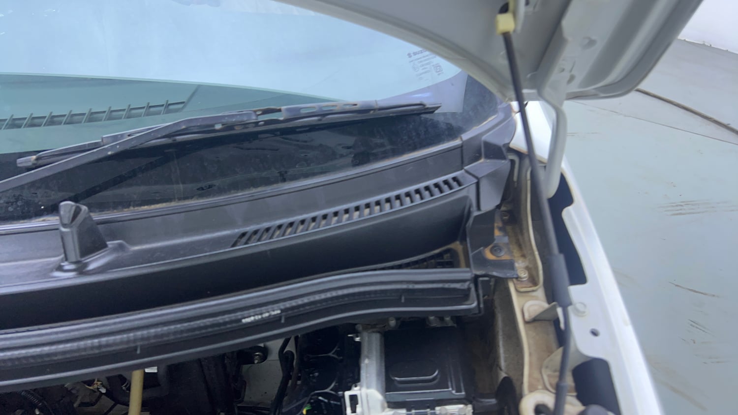 Used 2023 Maruti Suzuki Wagon R ZXI Plus 1.2 Petrol Manual engine ENGINE LEFT SIDE HINGE & APRON VIEW