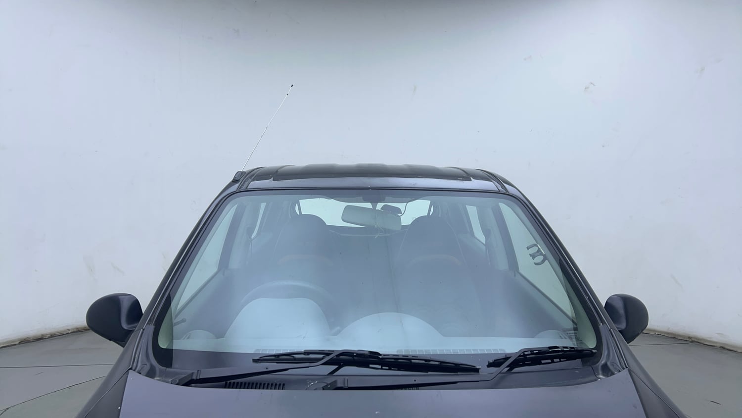 Used 2014 Maruti Suzuki Alto 800 Vxi Petrol Manual exterior FRONT WINDSHIELD VIEW
