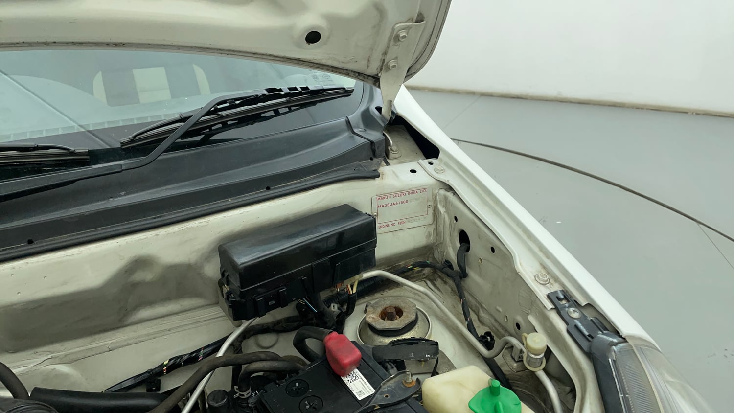 Used 2019 Maruti Suzuki Alto 800 LXi Petrol Manual engine ENGINE LEFT SIDE HINGE & APRON VIEW