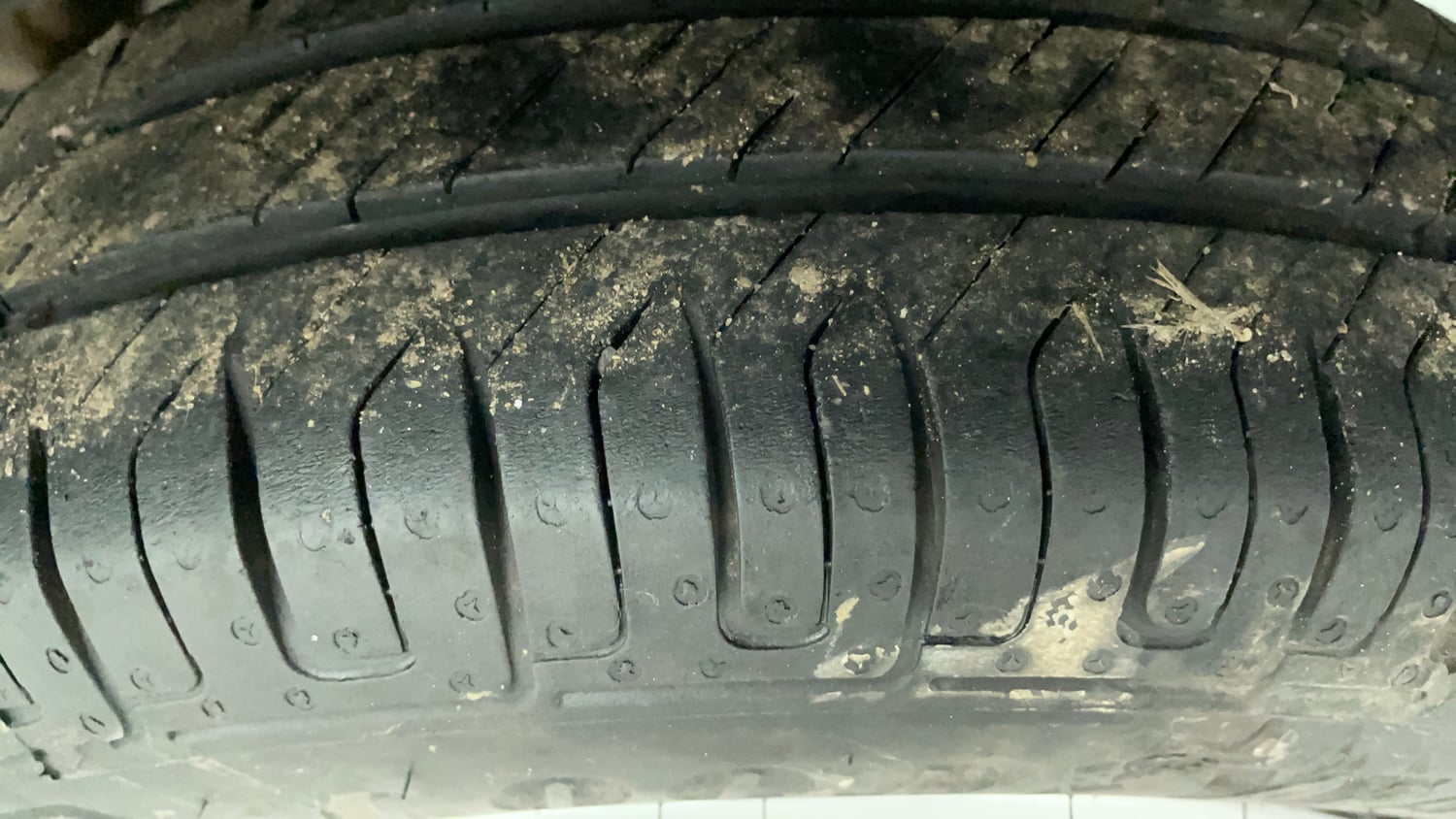 Used 2017 Datsun Redi-GO T (O) Petrol Manual tyres LEFT REAR TYRE TREAD VIEW