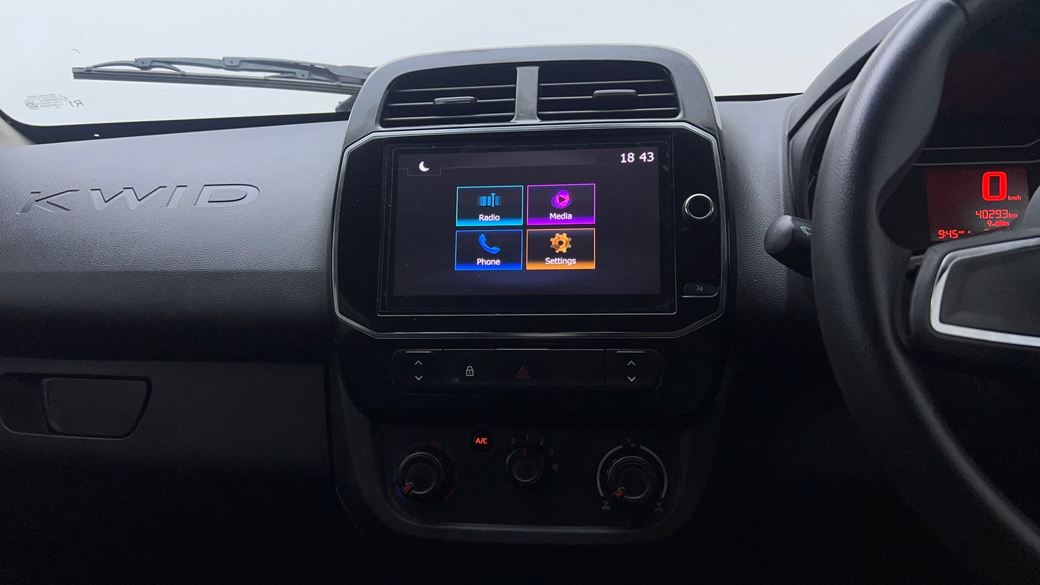 Used 2020 Renault Kwid Neotech RXL Petrol Manual top_features Touch screen infotainment system