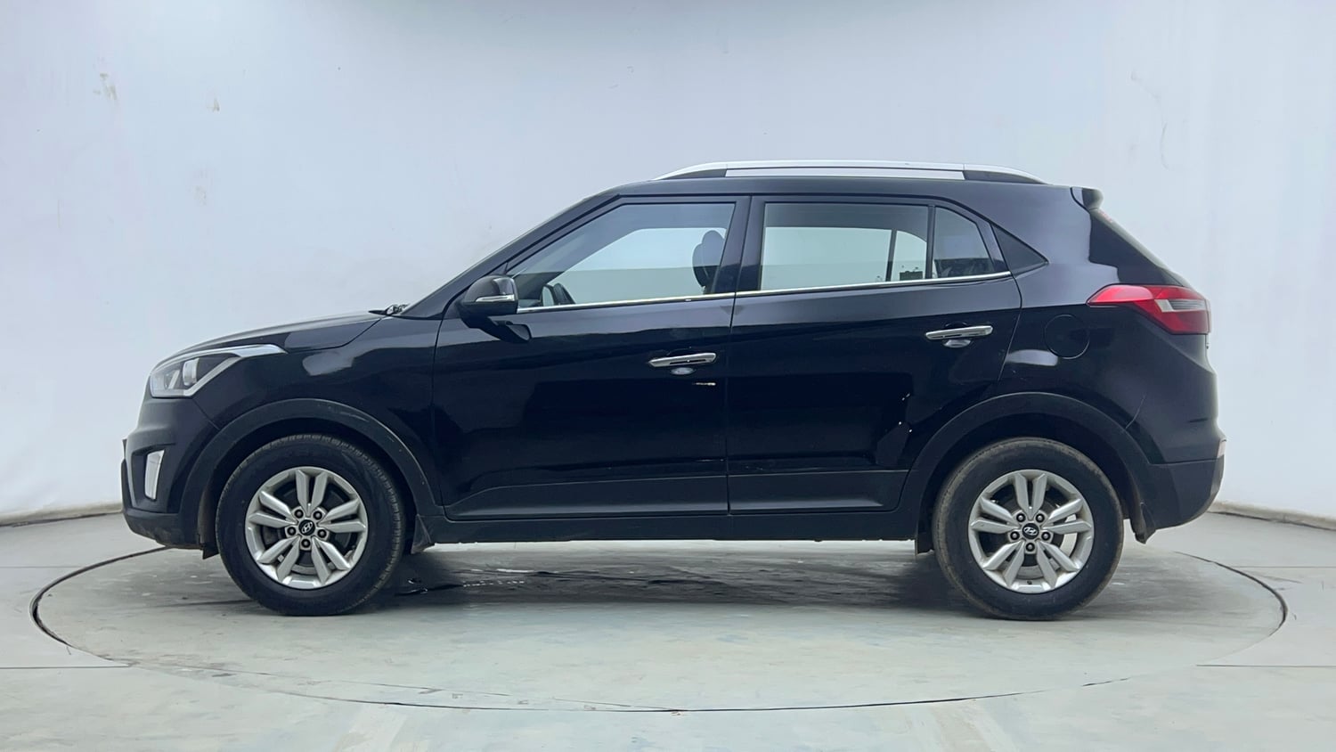 Used 2017 Hyundai Creta 1.6 SX Plus Petrol Petrol Manual exterior LEFT SIDE VIEW