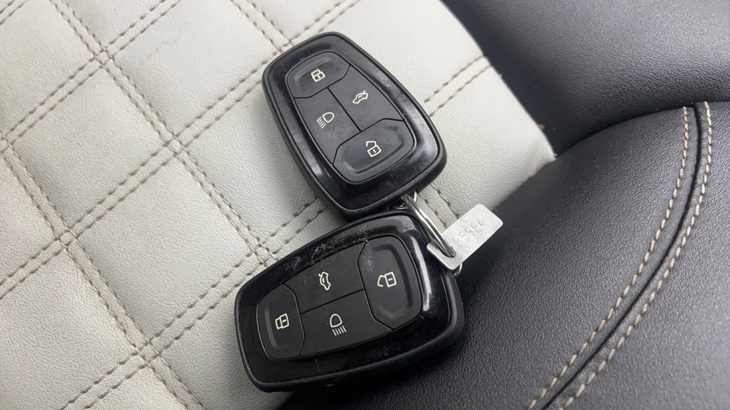 Used 2022 Tata Tigor XZ Plus CNG Cng Manual extra CAR KEY VIEW