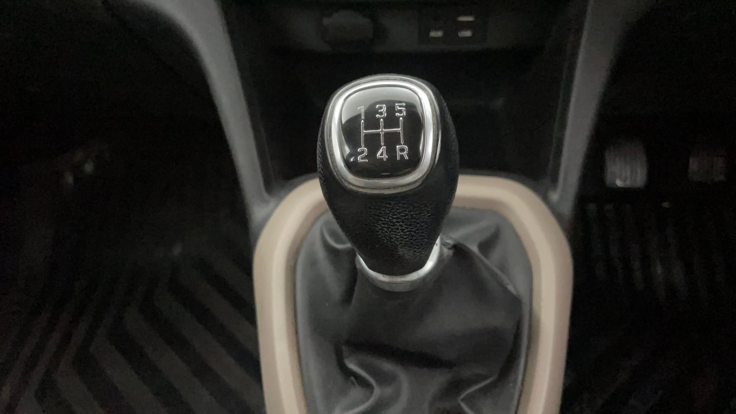 Used 2015 Hyundai Grand i10 Sportz 1.2 Kappa VTVT Petrol Manual interior GEAR  KNOB VIEW
