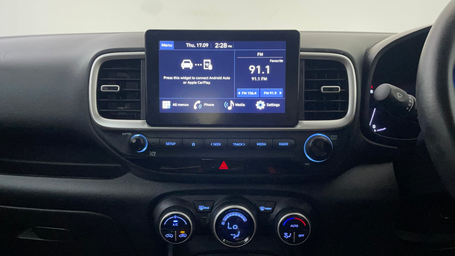 Used 2022 Hyundai Venue SX 1.0 Turbo Petrol Manual interior MUSIC SYSTEM & AC CONTROL VIEW