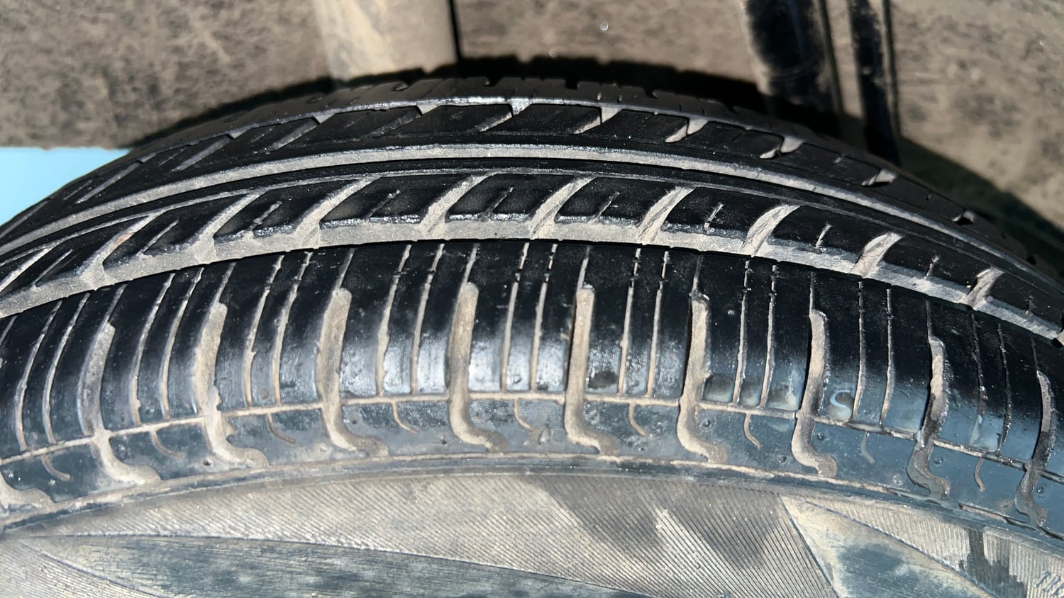 Used 2017 Renault Kwid 1.0 RXT Petrol Manual tyres RIGHT REAR TYRE TREAD VIEW