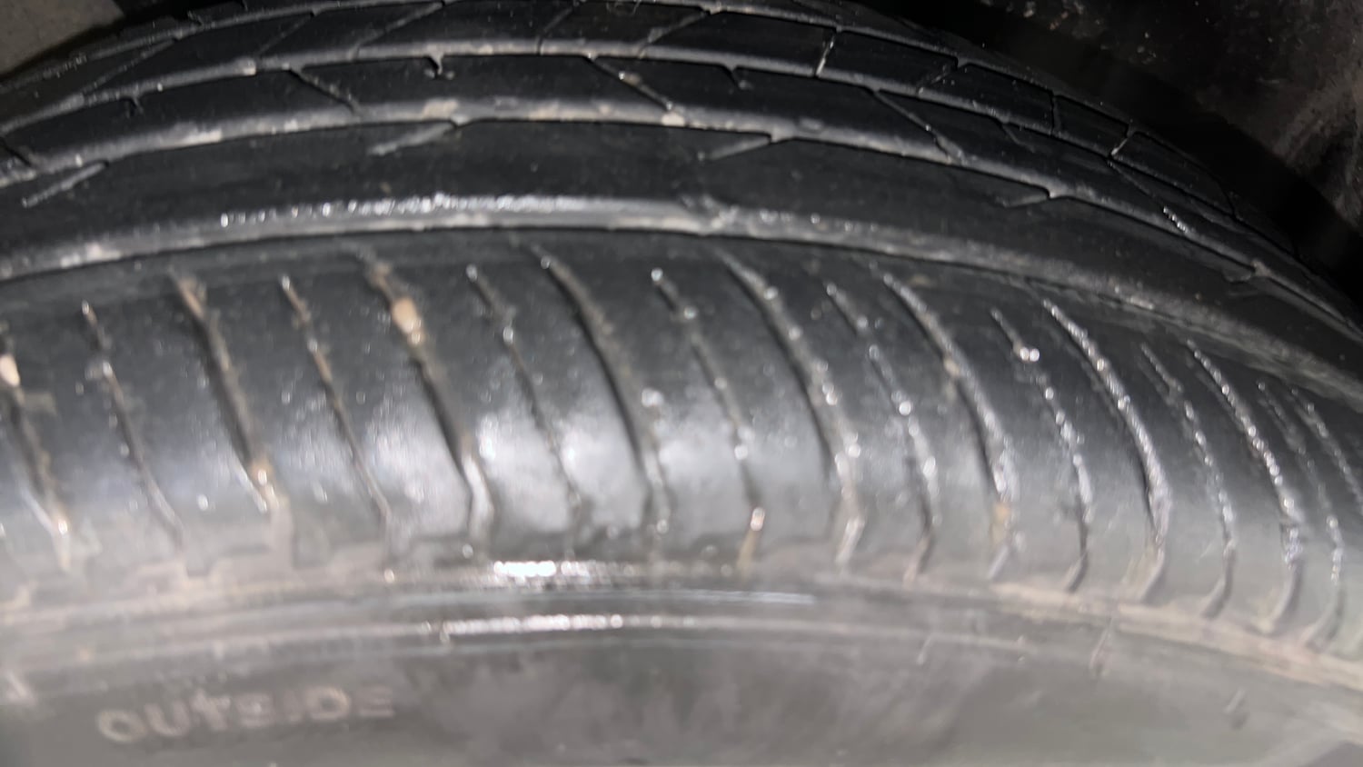 Used 2024 Nissan Magnite XE Petrol Manual tyres RIGHT FRONT TYRE TREAD VIEW