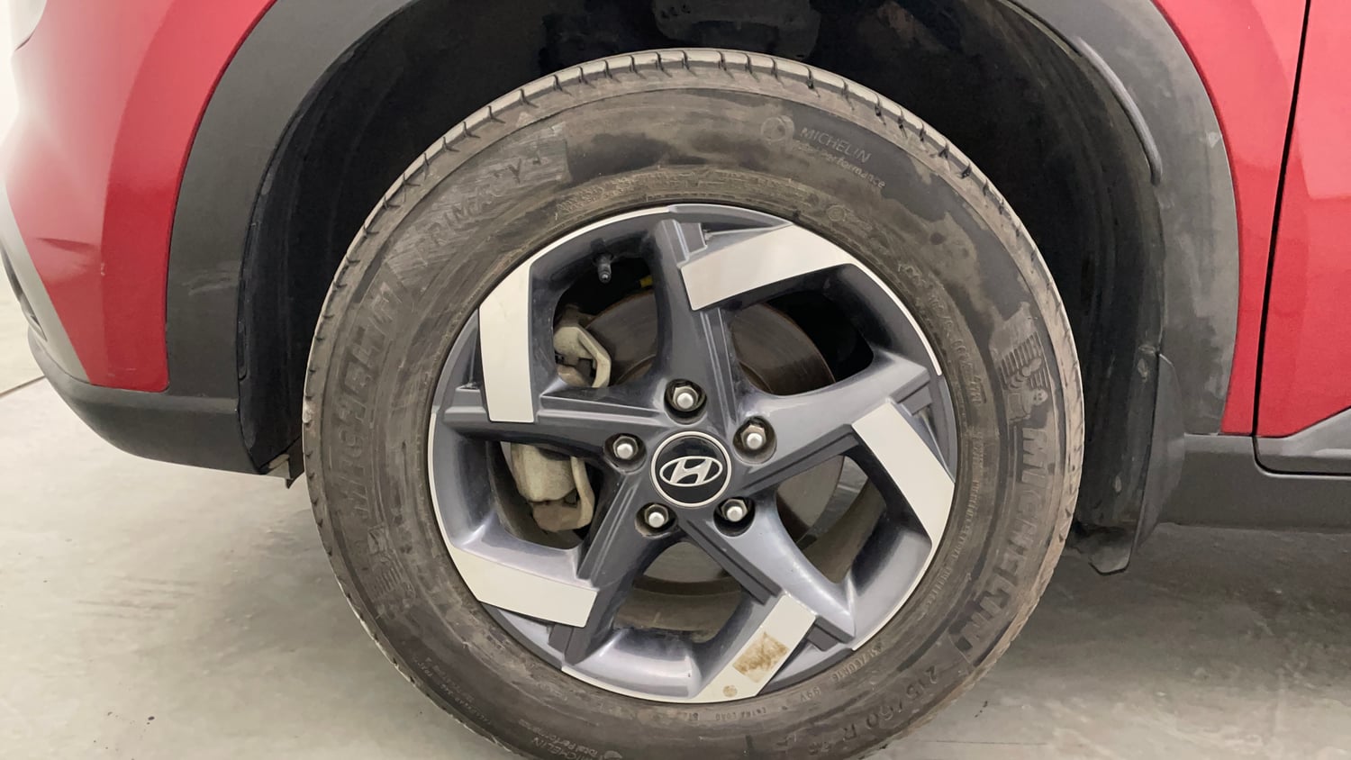 Used 2022 Hyundai Venue SX 1.0 Turbo Petrol Manual tyres LEFT FRONT TYRE RIM VIEW