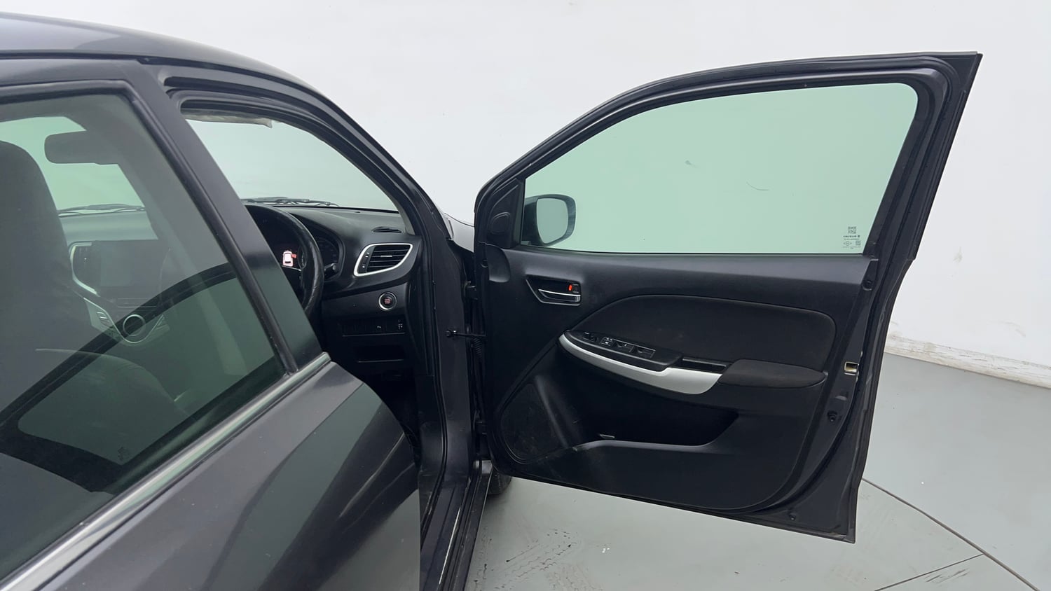 Used 2018 Maruti Suzuki Baleno Zeta 1.2 Petrol Manual interior RIGHT FRONT DOOR OPEN VIEW
