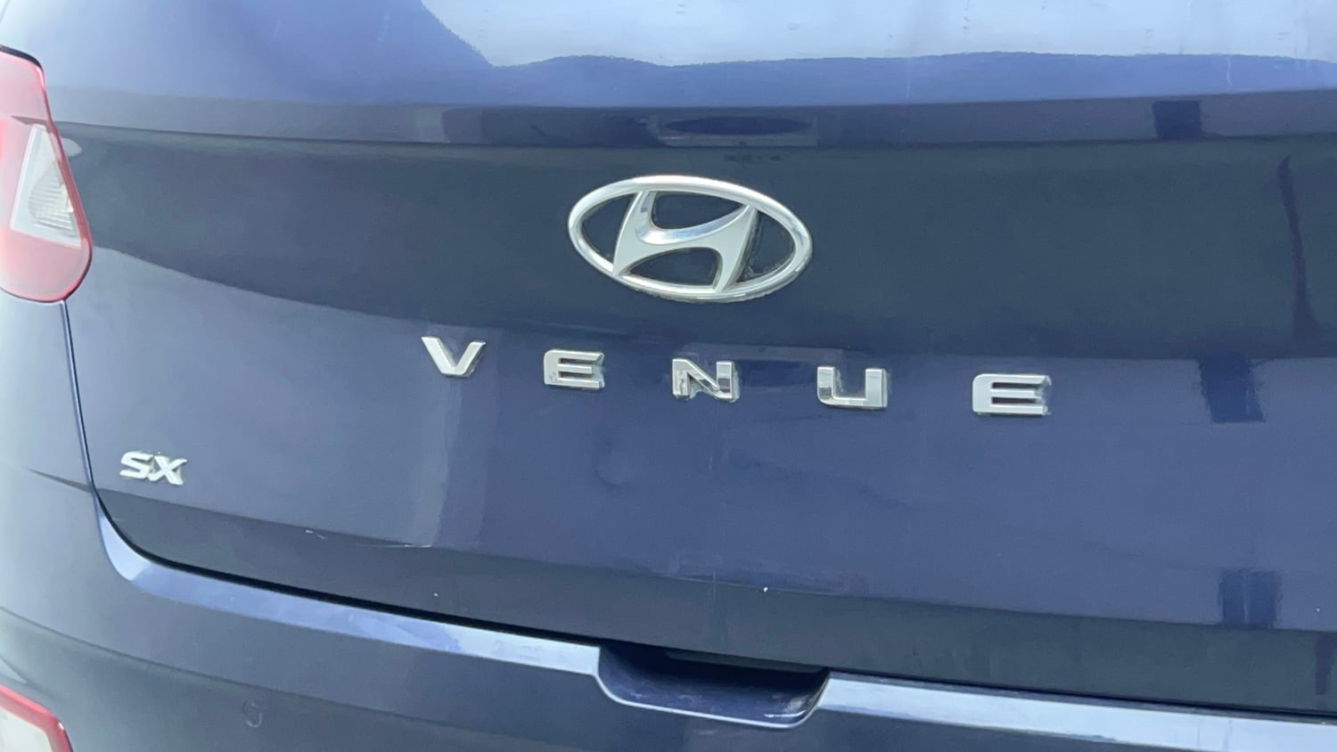 Used 2020 Hyundai Venue SX Plus 1.0 Turbo DCT Petrol Automatic dents MINOR SCRATCH