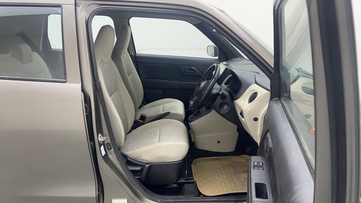 Used 2022 Maruti Suzuki Wagon R LXI 1.0 Petrol Manual interior RIGHT SIDE FRONT DOOR CABIN VIEW
