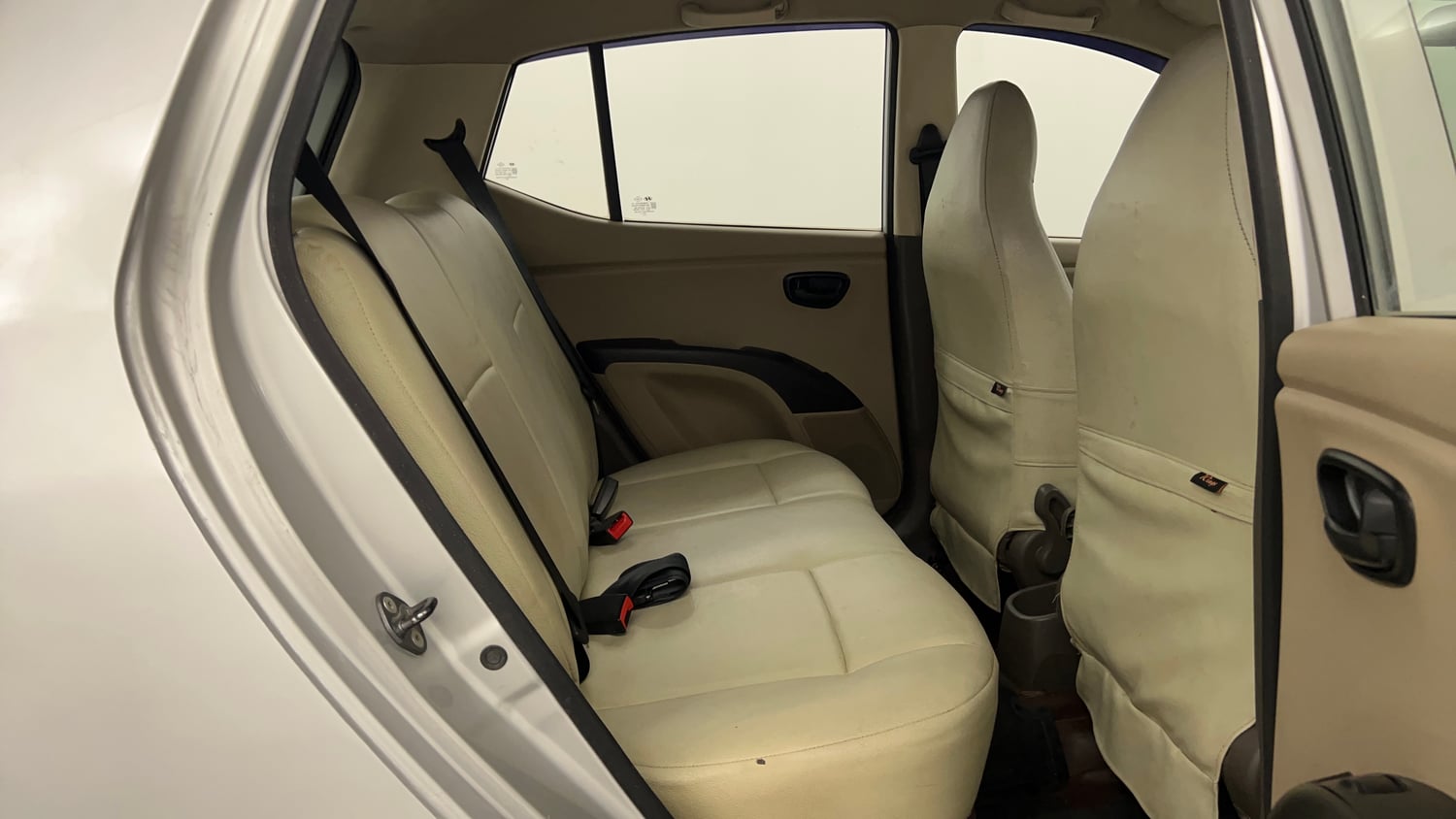 Used 2014 Hyundai i10 Magna 1.1 iRDE2 Petrol Manual interior RIGHT SIDE REAR DOOR CABIN VIEW