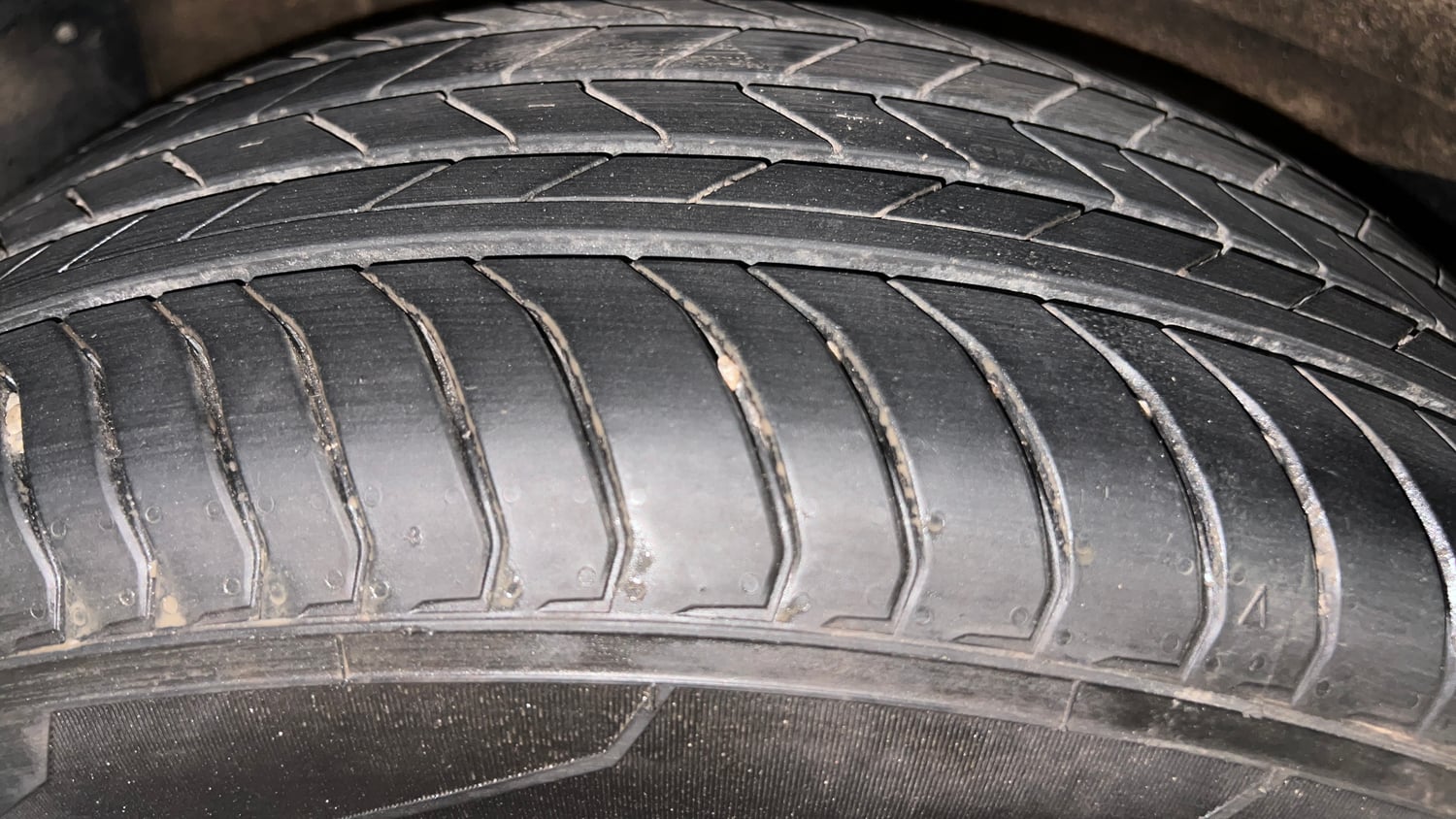 Used 2025 Tata Nexon Fearless Plus (PS) 1.2 Petrol DCA Dual Tone Petrol Automatic tyres RIGHT REAR TYRE TREAD VIEW