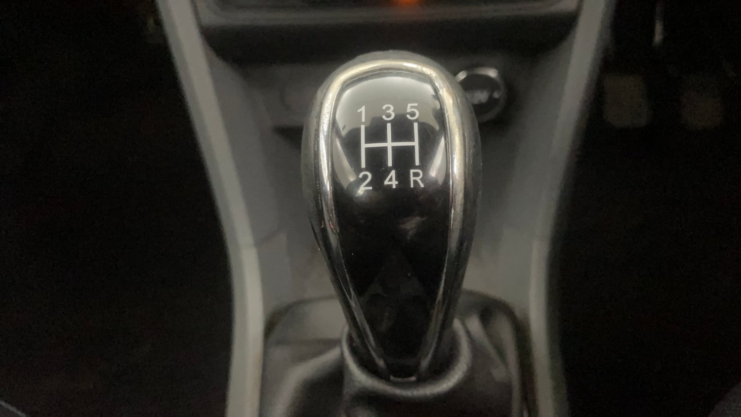 Used 2018 Tata Tigor Revotron XZ (O) Petrol Manual interior GEAR  KNOB VIEW