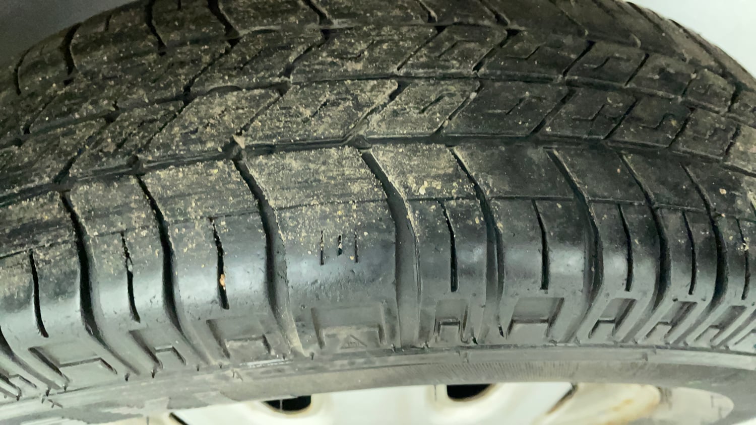 Used 2021 Maruti Suzuki Eeco 5 STR WITH A/C+HTR Petrol Manual tyres LEFT REAR TYRE TREAD VIEW