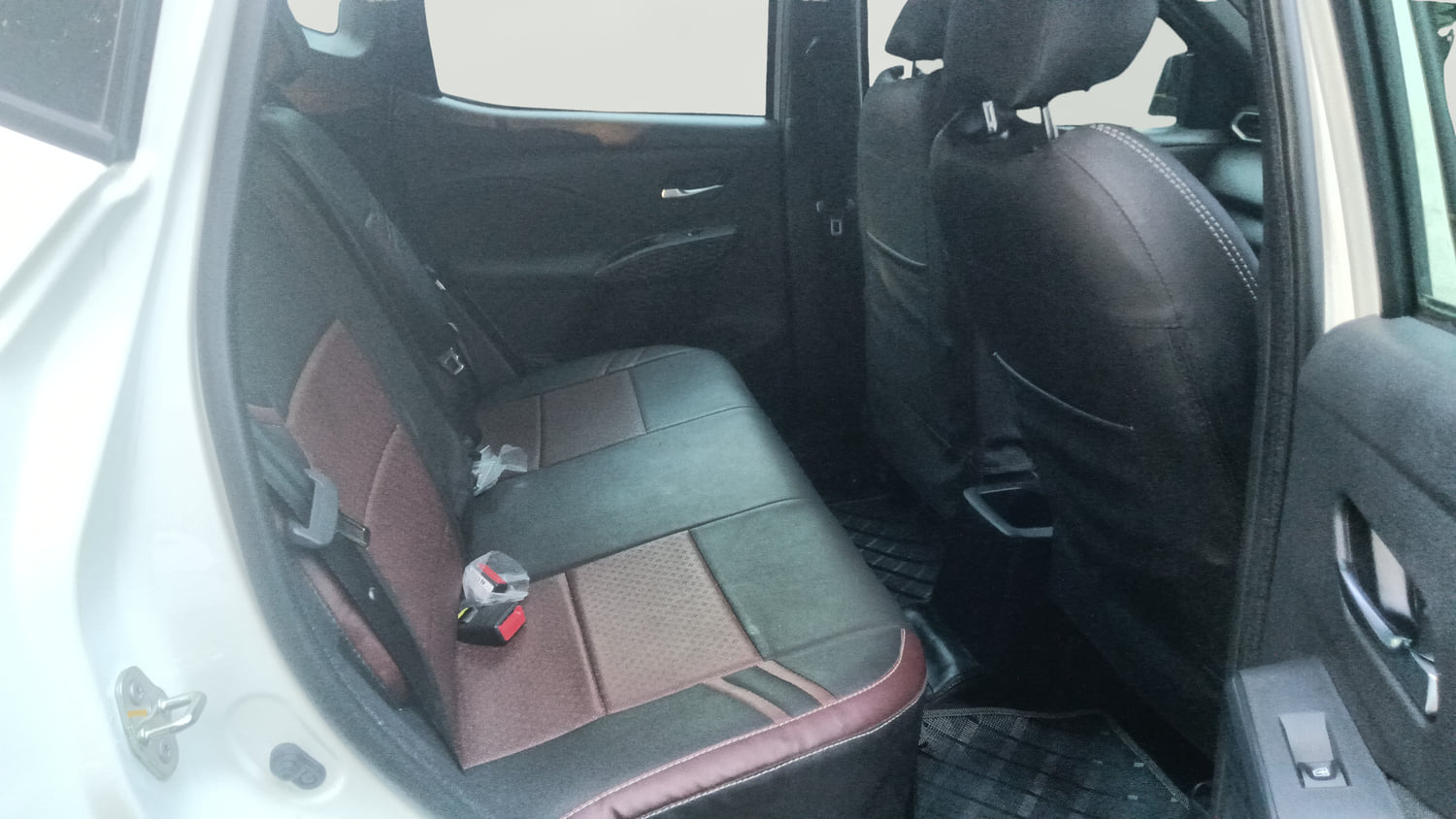 Used 2026 Nissan Magnite Acenta B4D 1.0 Petrol AMT Petrol Automatic interior RIGHT SIDE REAR DOOR CABIN VIEW