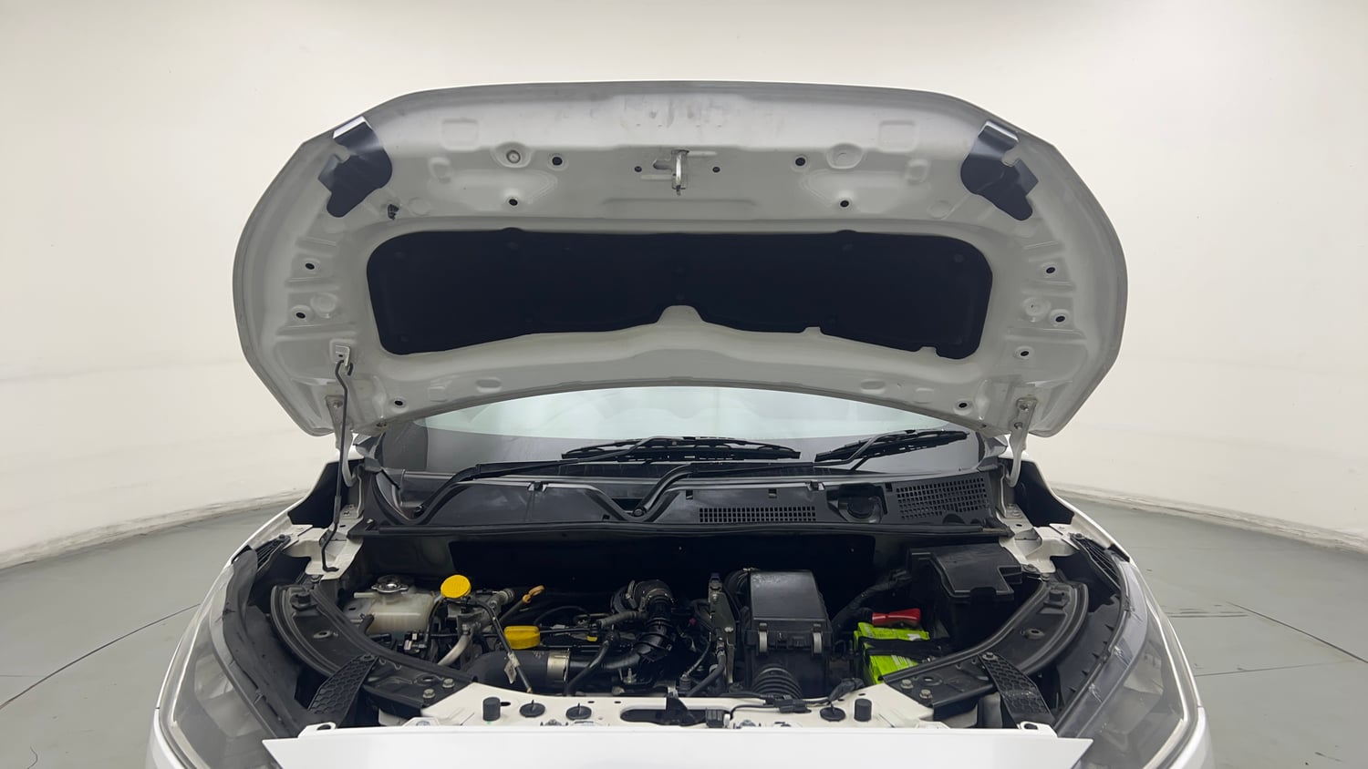 Used 2022 Nissan Magnite XV Turbo Petrol Manual engine ENGINE & BONNET OPEN FRONT VIEW