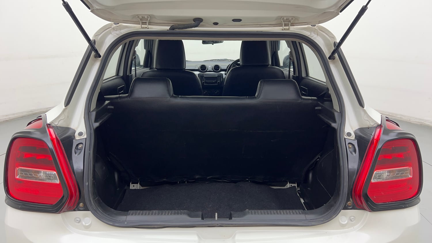 Used 2019 Maruti Suzuki Swift VXi Petrol Manual interior DICKY INSIDE VIEW