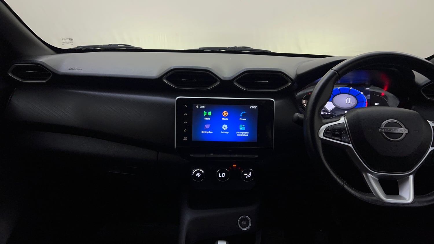 Used 2023 Nissan Magnite XV Premium Turbo CVT Petrol Automatic interior MUSIC SYSTEM & AC CONTROL VIEW